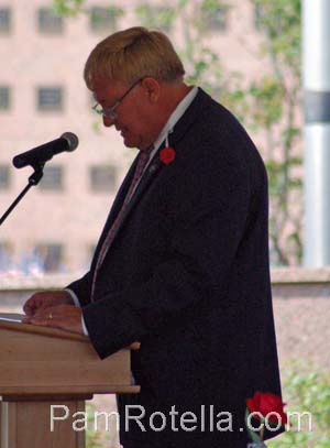 Van Wanggaard speaks at Memorial Day services 2012, photo by Pam Rotella